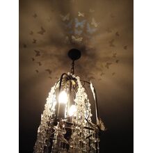 Пример трафарета бабочек на потолке