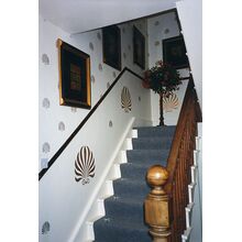 Греческий узор на стене трафаретом