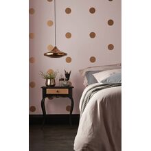 Точки на стене трафаретом в качестве обоев