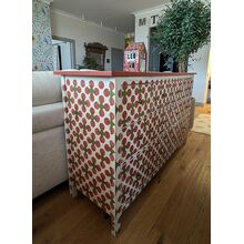 ДЕкор обойным трафаретом комода