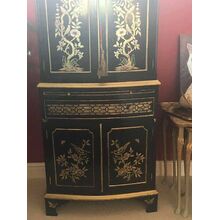 Декор старинного комода трафаретным рисунком