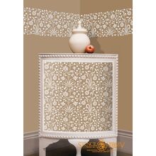 Пример декора стены и шкафа шиоким бордюрным трафаретом