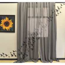 Трафарет с гусями на стене